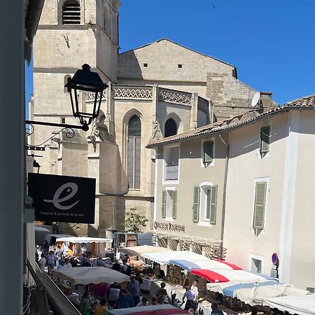 Logement Studio Avec Vue Sur Le Centre Historique LʼIsle-sur-la-Sorgue Exterior foto