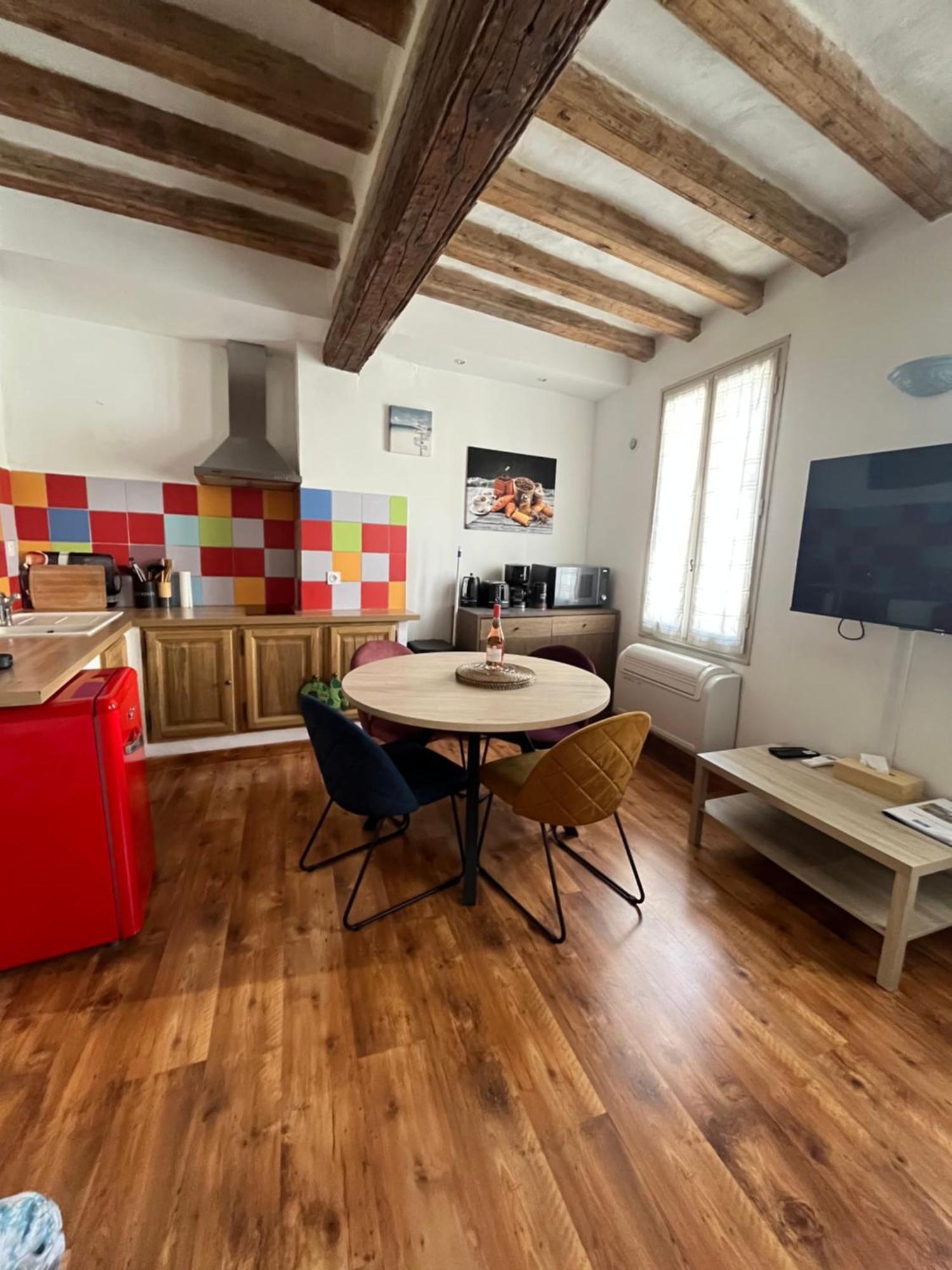 Logement Studio Avec Vue Sur Le Centre Historique LʼIsle-sur-la-Sorgue Exterior foto