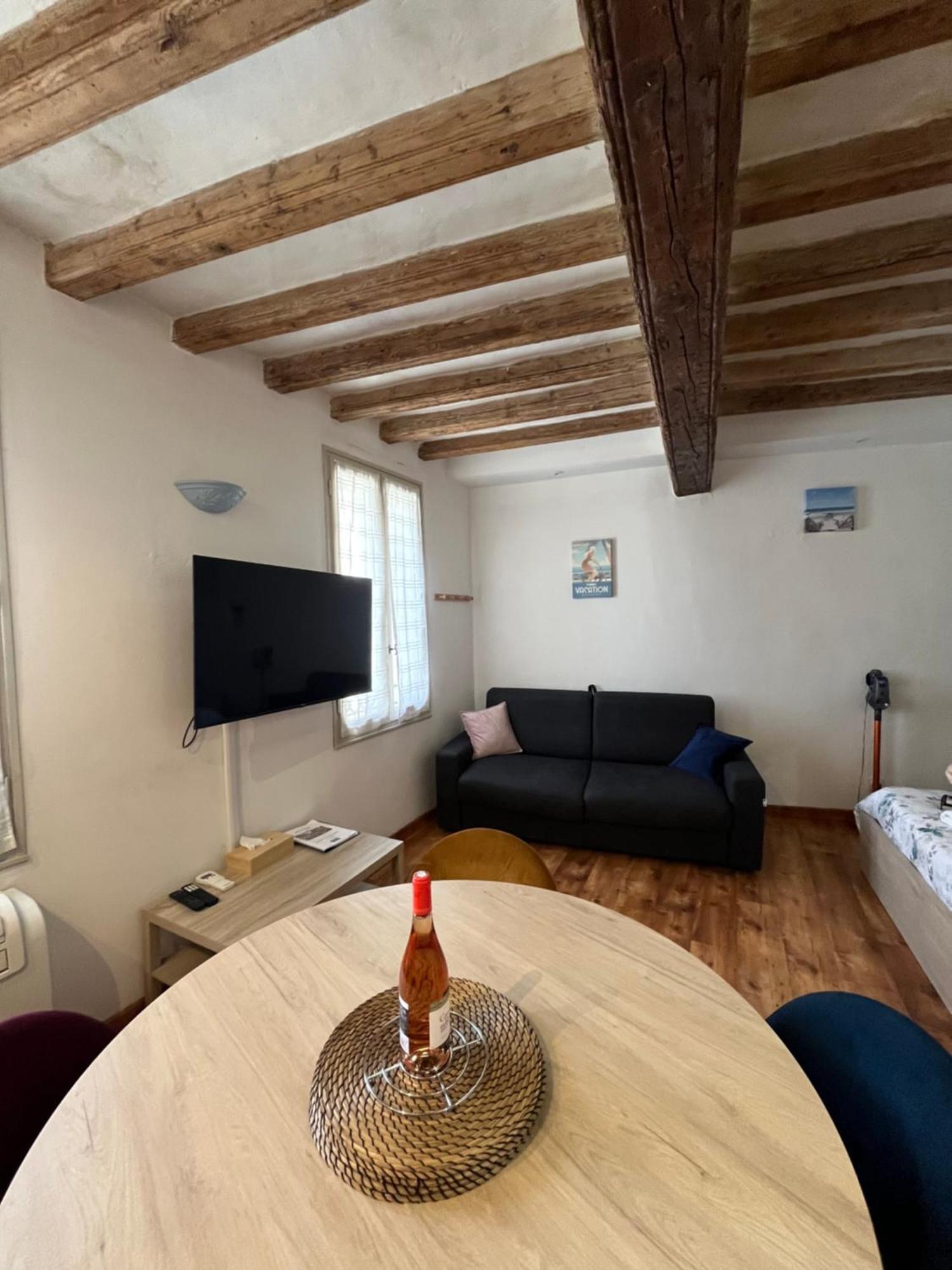 Logement Studio Avec Vue Sur Le Centre Historique LʼIsle-sur-la-Sorgue Exterior foto