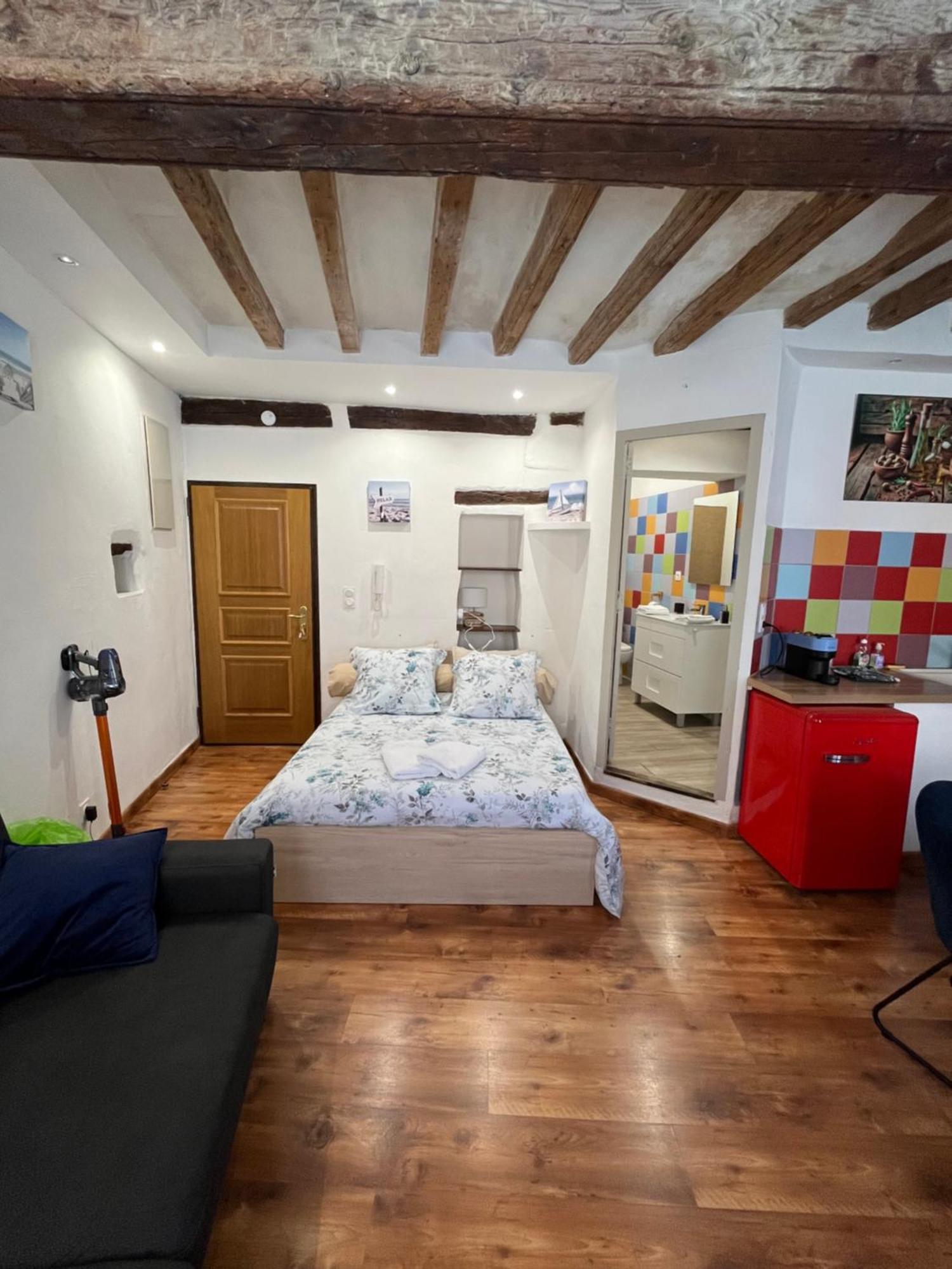 Logement Studio Avec Vue Sur Le Centre Historique LʼIsle-sur-la-Sorgue Exterior foto