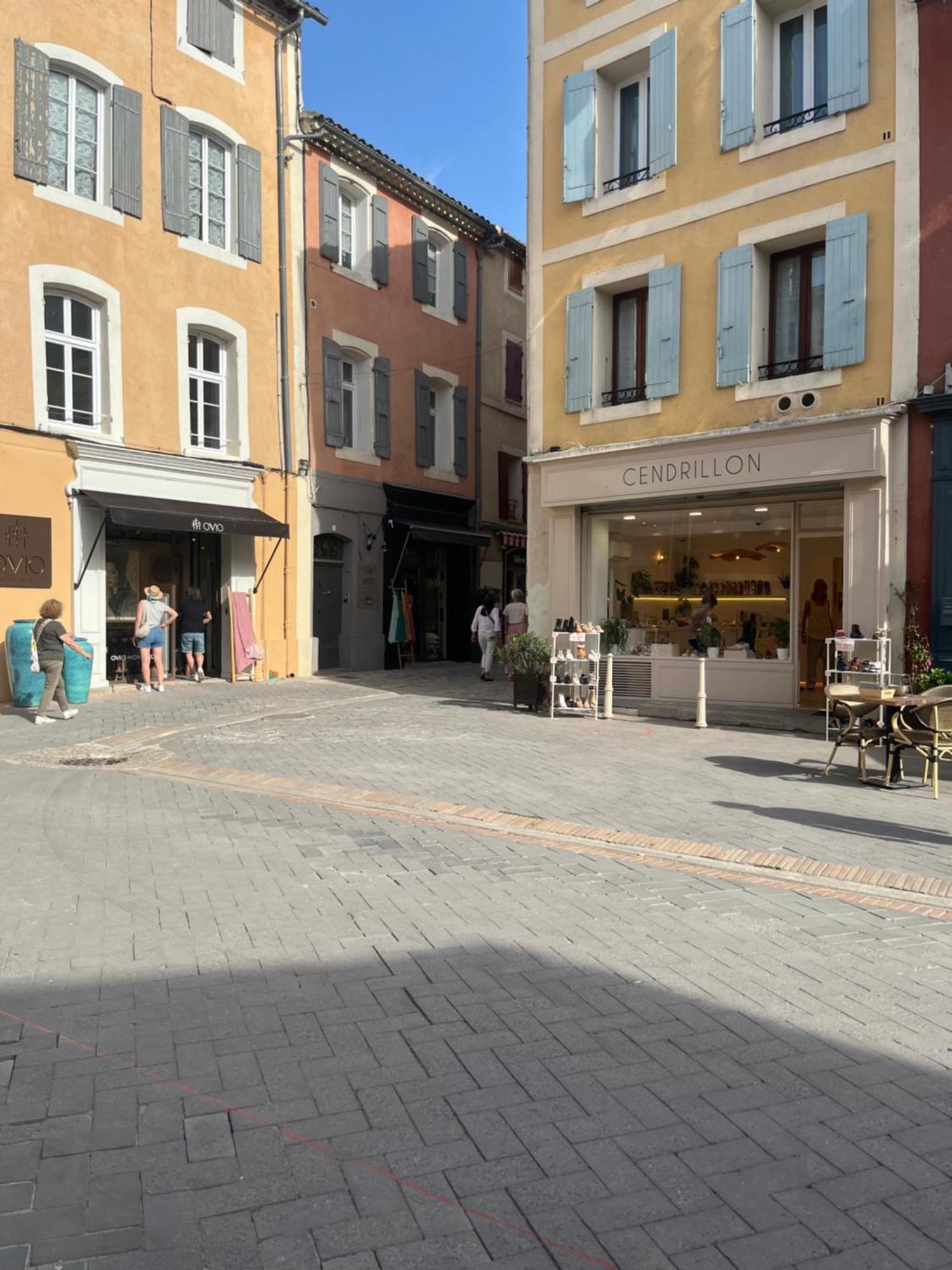 Logement Studio Avec Vue Sur Le Centre Historique LʼIsle-sur-la-Sorgue Exterior foto